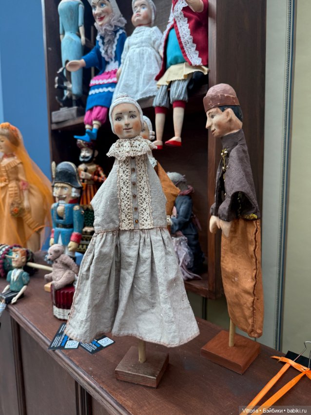 Сегодня первый день выставки кукол в Гостином дворе