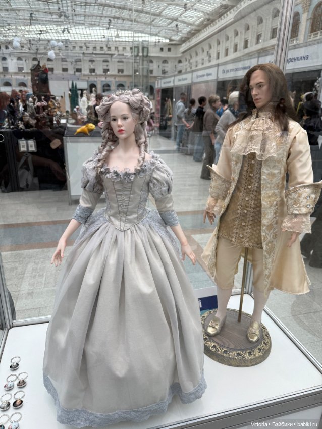 Сегодня первый день выставки кукол в Гостином дворе