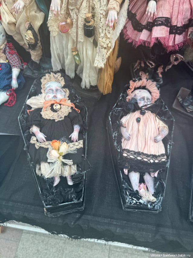 Сегодня первый день выставки кукол в Гостином дворе