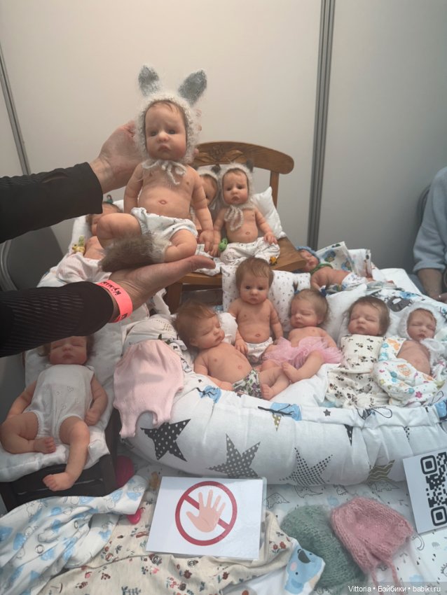 Сегодня первый день выставки кукол в Гостином дворе