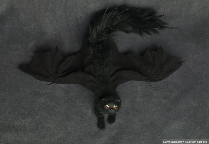 Второй дракотик - тоже чёрный и с оранжевыми глазами, но другой) (фото 6)