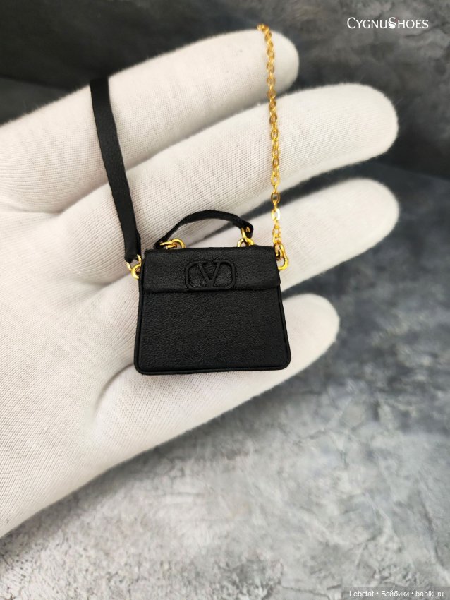 Брендовые сумки 1/6 — Авторские украшения и аксессуары для кукол: фото (фото 4)