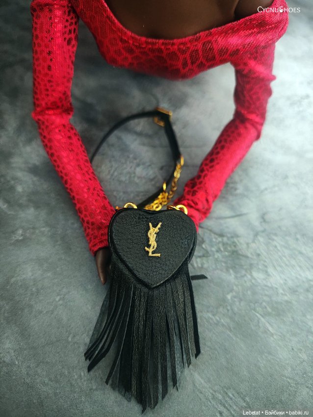 Брендовые сумки 1/6 — Авторские украшения и аксессуары для кукол: фото (фото 2)