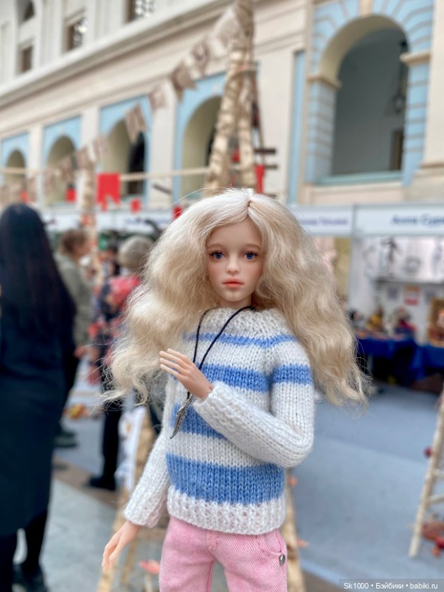 Кукольная компания на кукольной выставке