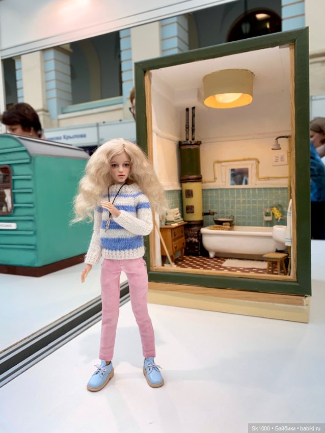 Кукольная компания на кукольной выставке