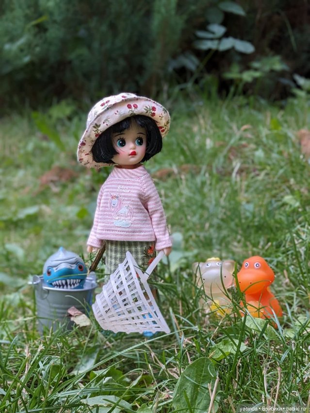 Дачная компания — Куклы Strawberry Planet: Redberry