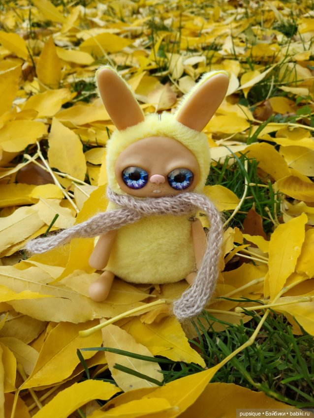 Зайка Лимончик на осенней прогулке