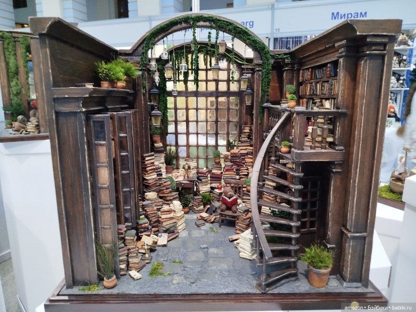 Выставка "живых" кукол в Гостином Дворе, 2025