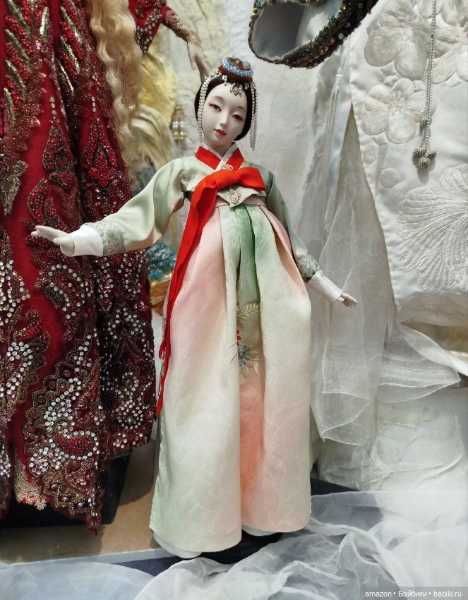 Выставка "живых" кукол в Гостином Дворе, 2025