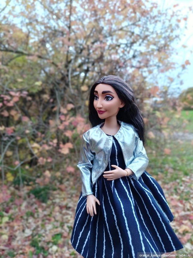Зулмира в парке — Куклы Disney Animators и Принцессы Диснея: Disney Store (фото 9)