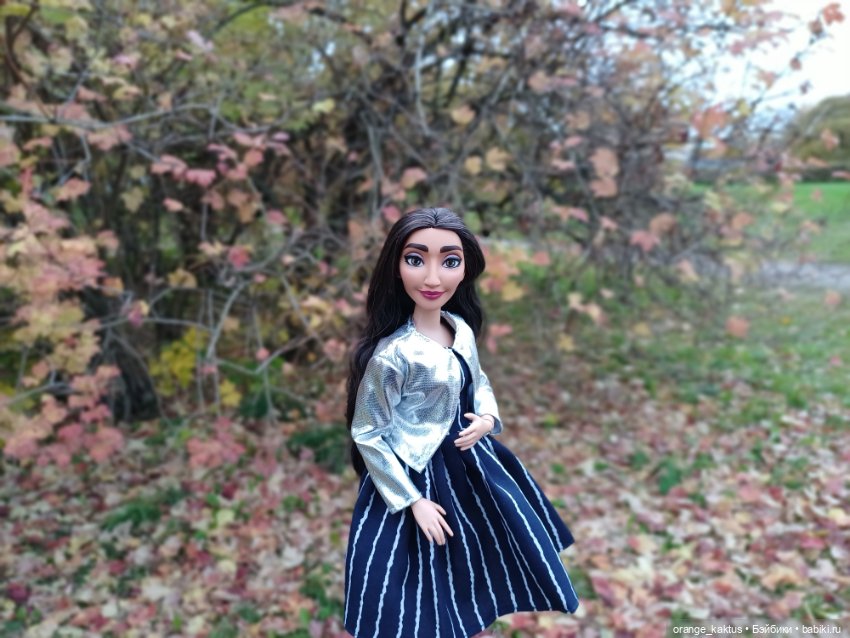 Зулмира в парке — Куклы Disney Animators и Принцессы Диснея: Disney Store (фото 8)