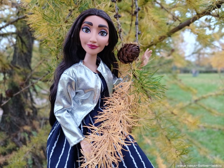 Зулмира в парке — Куклы Disney Animators и Принцессы Диснея: Disney Store