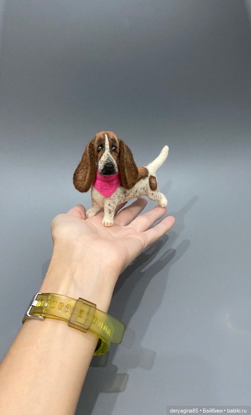 Мультяшный бассет — Валяные игрушки из шерсти: сухое валяние (фото 4)