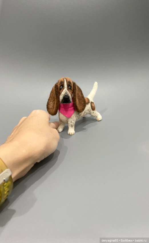 Мультяшный бассет — Валяные игрушки из шерсти: сухое валяние (фото 8)