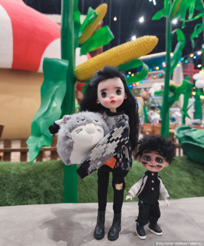 Детишки в парке аттракционов (фото 2)