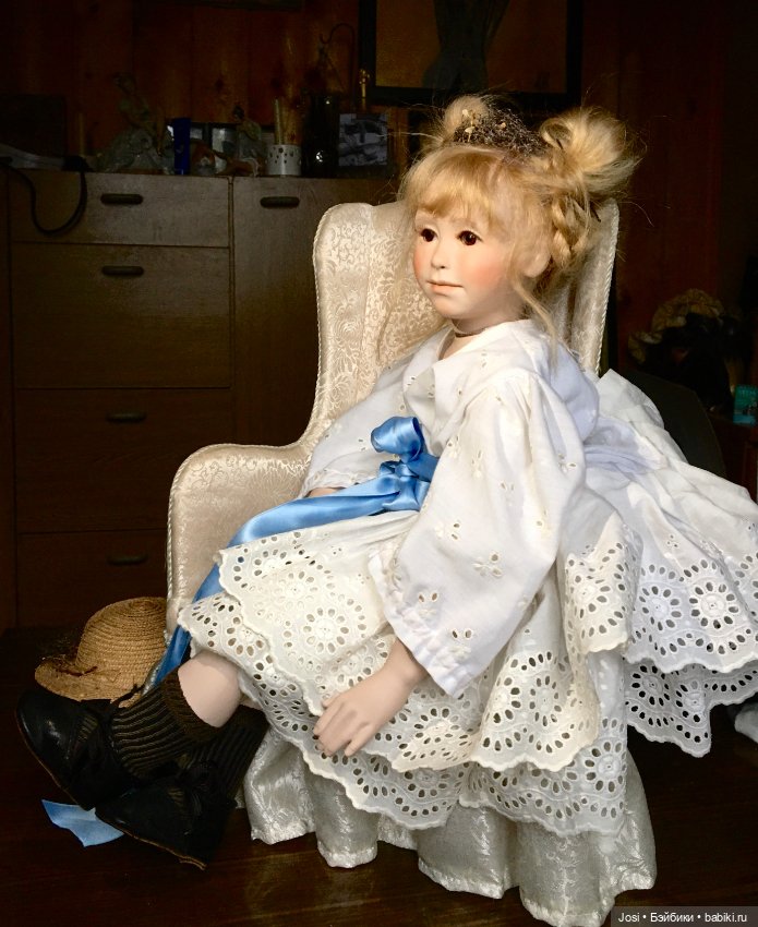 Маленькая барышня Anni от Ruth Treffeisen 1986