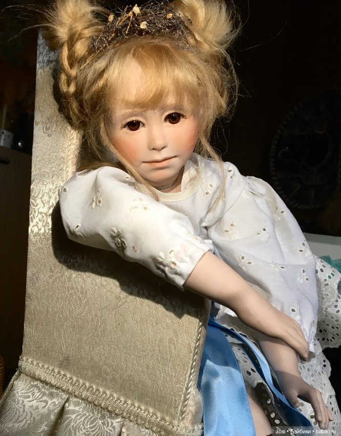 Маленькая барышня Anni от Ruth Treffeisen 1986