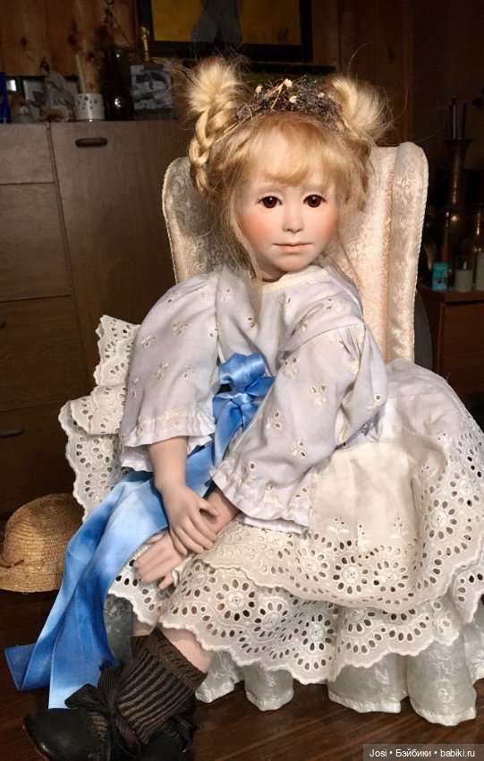 Маленькая барышня Anni от Ruth Treffeisen 1986