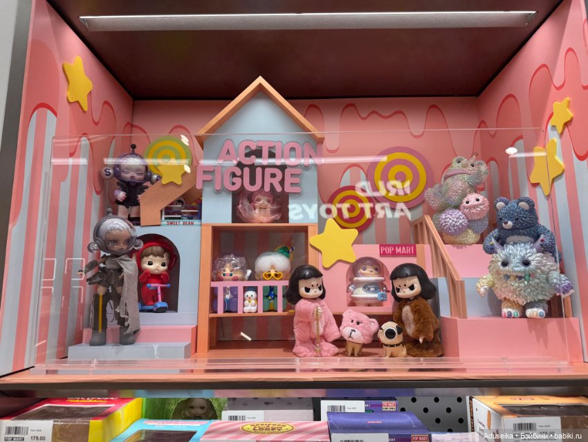 В одном магазинчике Pop Mart