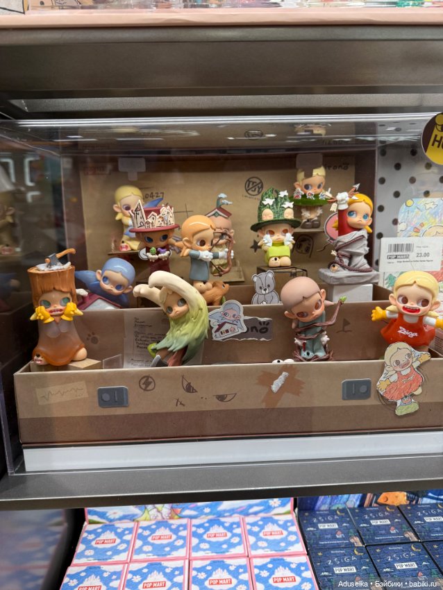 В одном магазинчике Pop Mart