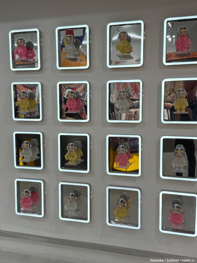 В одном магазинчике Pop Mart