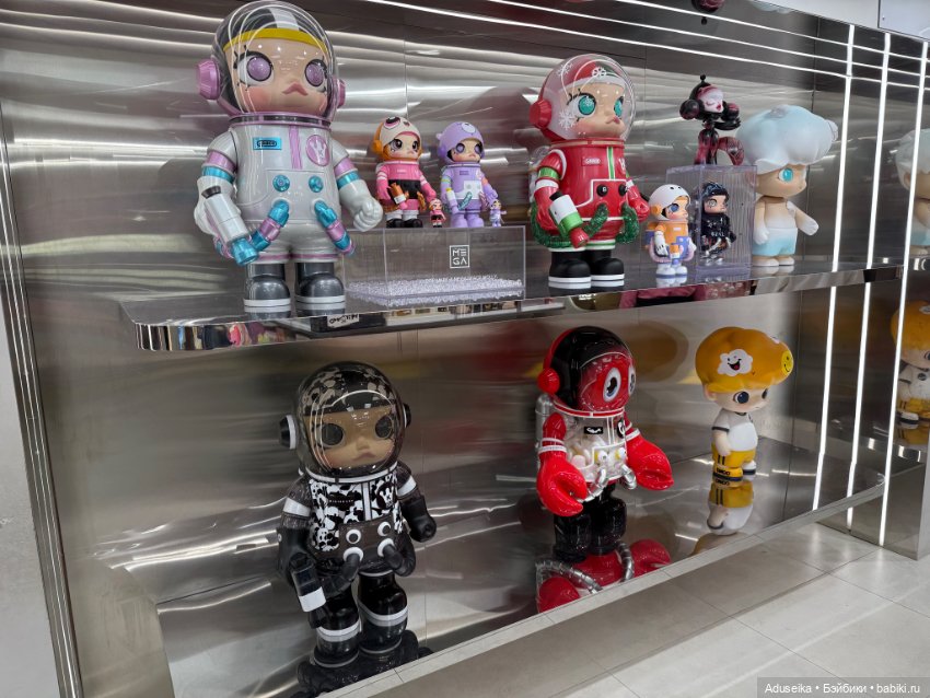 В одном магазинчике Pop Mart