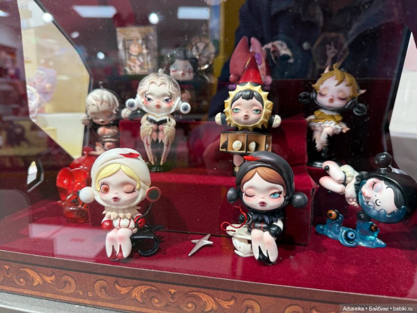 В одном магазинчике Pop Mart