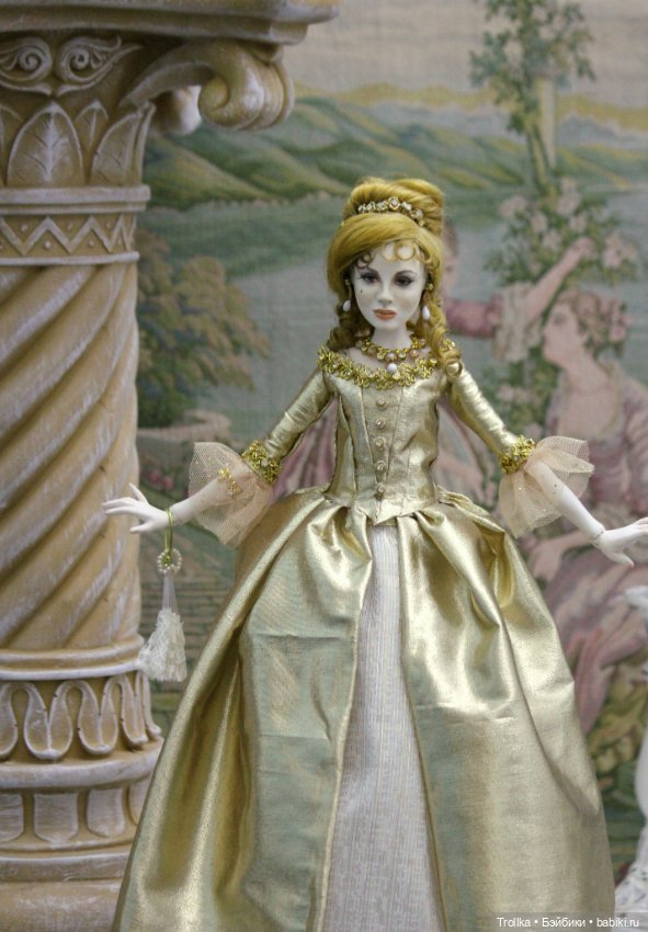 Анжелика в золотом платье (фото 2)