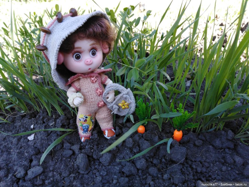 Про Нафочку. Змейка, зайчики, морковь