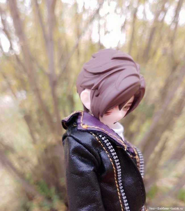 Новенький Зак на прогулке в парке с друзьями)