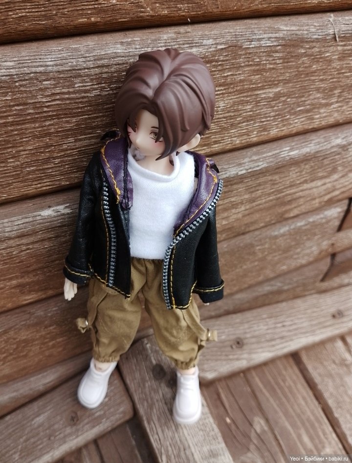 Новенький Зак на прогулке в парке с друзьями)