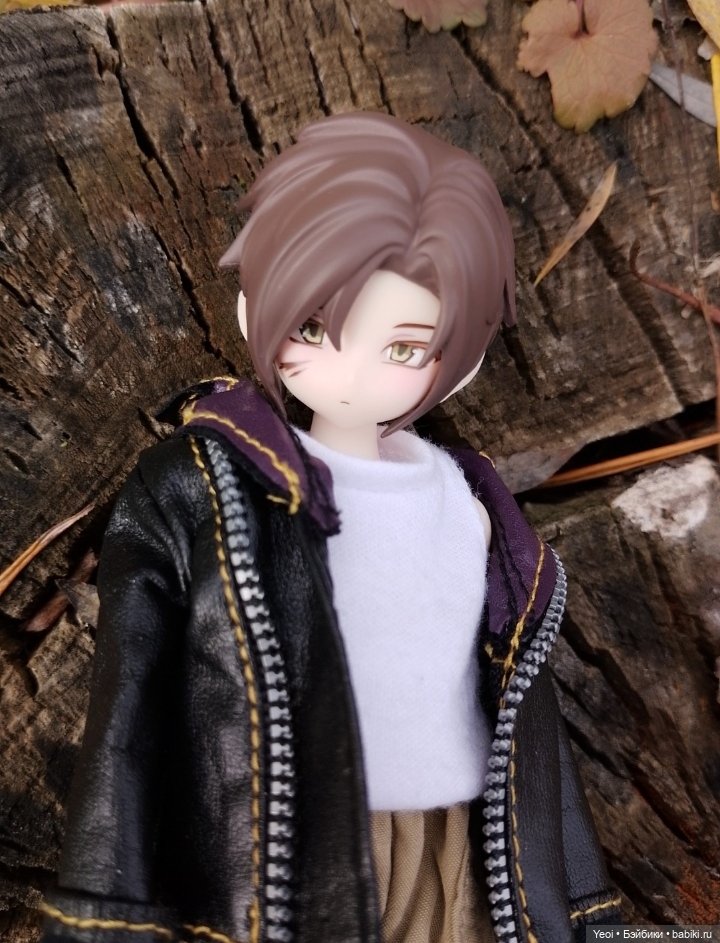 Новенький Зак на прогулке в парке с друзьями)