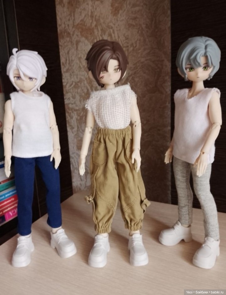 Новенький Зак на прогулке в парке с друзьями)