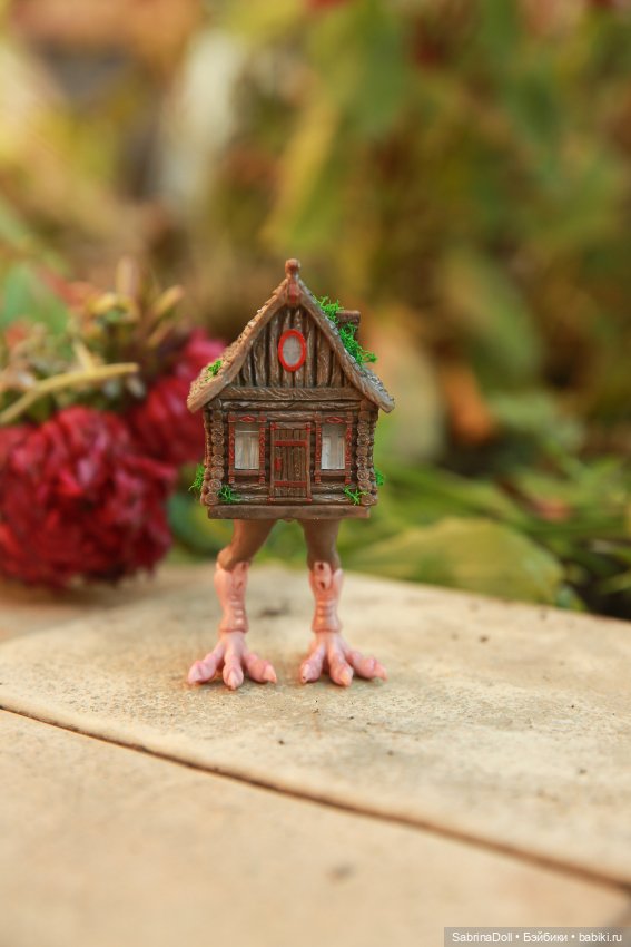 Куроножка и котики — Игрушки в смешанной технике (мех и глина): Арт