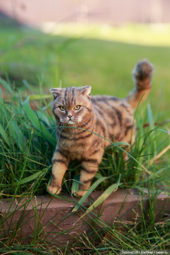 Куроножка и котики — Игрушки в смешанной технике (мех и глина): Арт