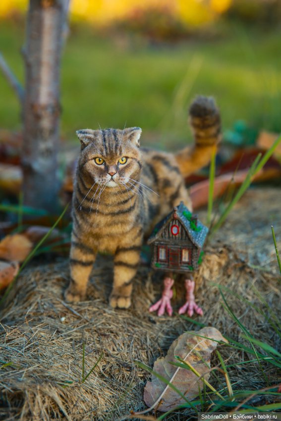 Куроножка и котики — Игрушки в смешанной технике (мех и глина): Арт