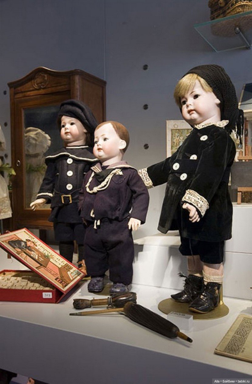 Музей кукол и игрушек - замок Рокка ди Анджера