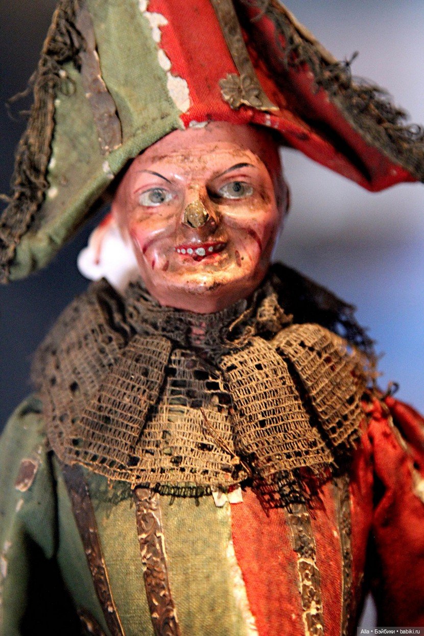 Музей кукол и игрушек - замок Рокка ди Анджера