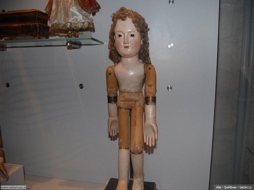 Музей кукол и игрушек - замок Рокка ди Анджера