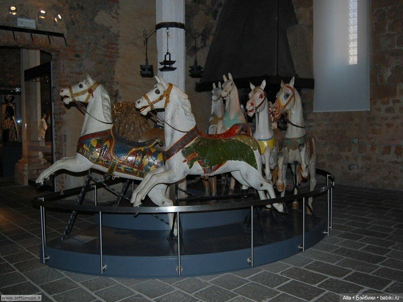 Музей кукол и игрушек - замок Рокка ди Анджера