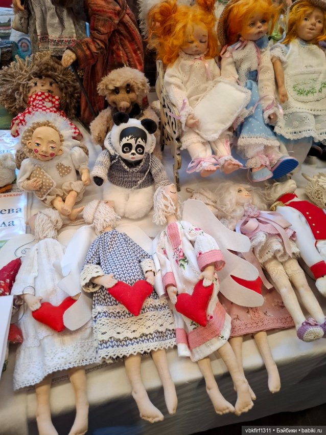 Мишка с куклою — Выставки кукол и мишек Тедди: фоторепортажи