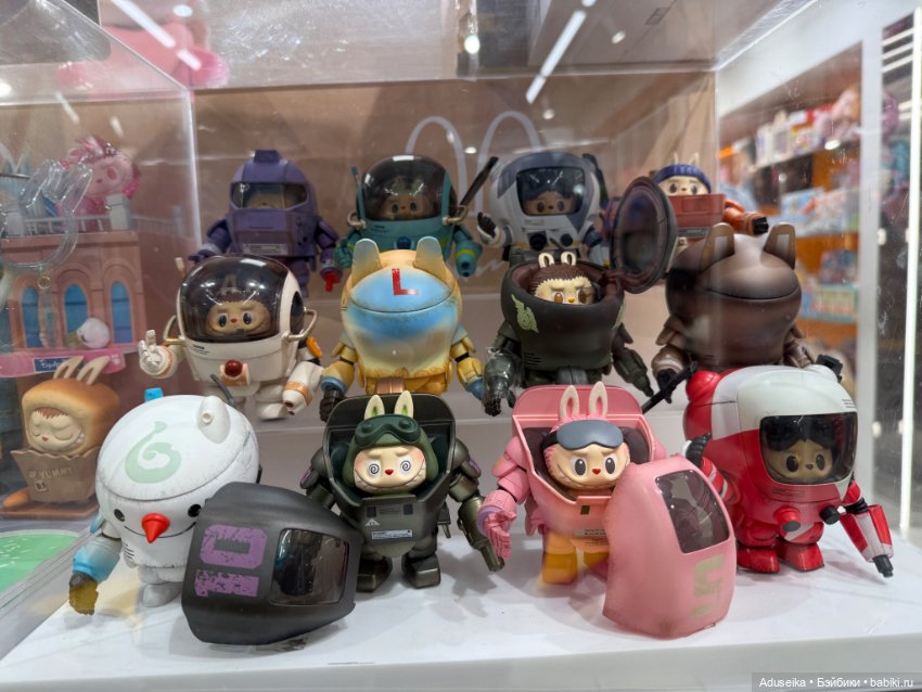 В одном магазинчике Pop Mart