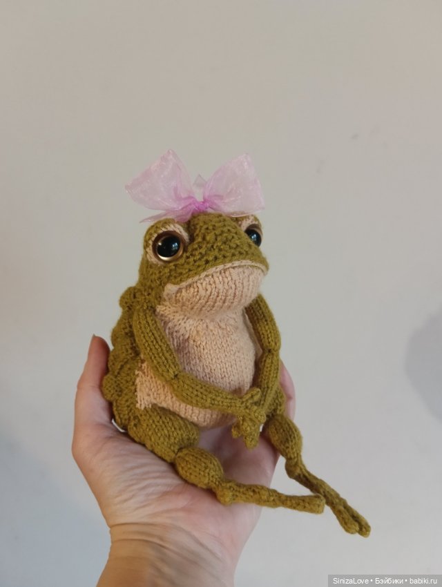 Жабонька Люси — Вязаные игрушки и амигуруми: крючком (фото 4)