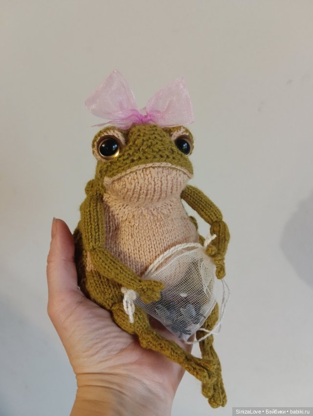 Жабонька Люси — Вязаные игрушки и амигуруми: крючком (фото 10)