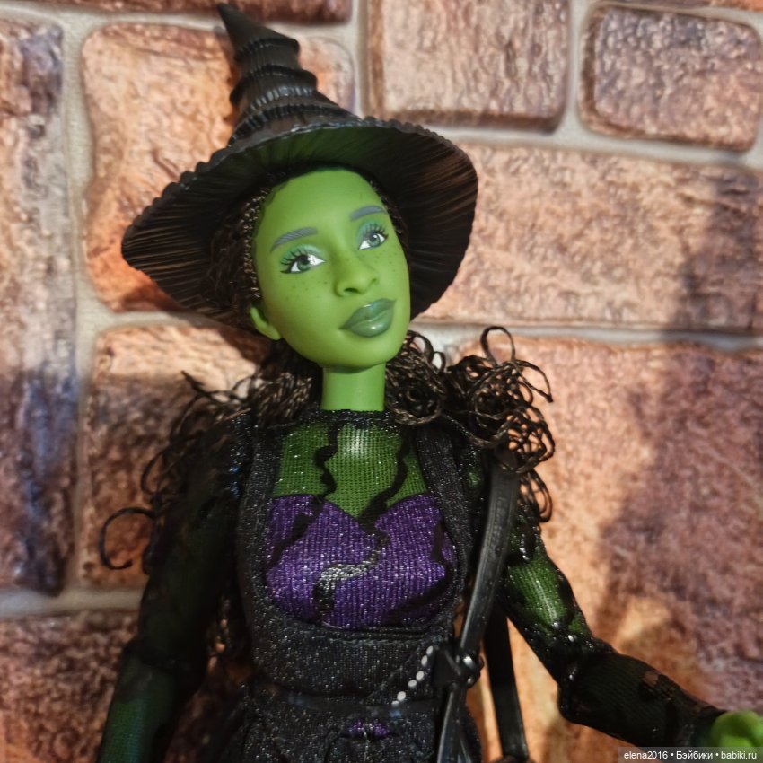 Ночь в тоскливом октябре — Куклы Disney Animators и Принцессы Диснея: Disney Store (фото 3)