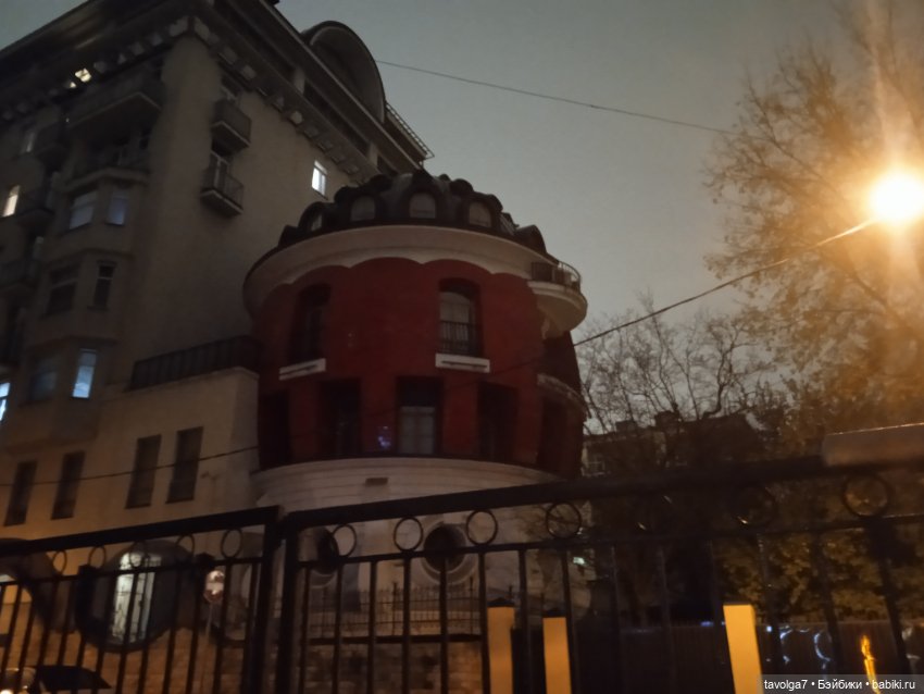 Аня "Умницы" Весна октябрь, Москва, Покровка