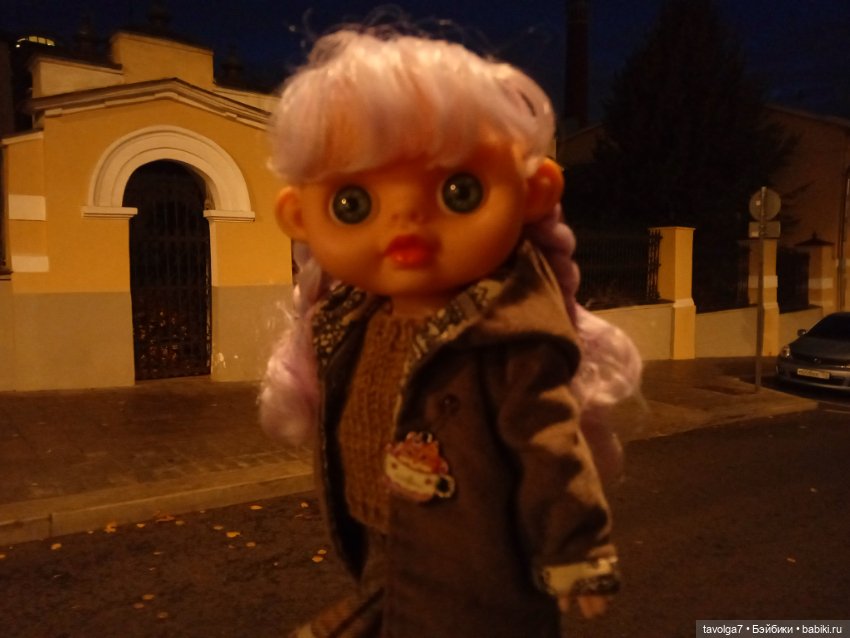 Девочка-Совя на улицах Москвы