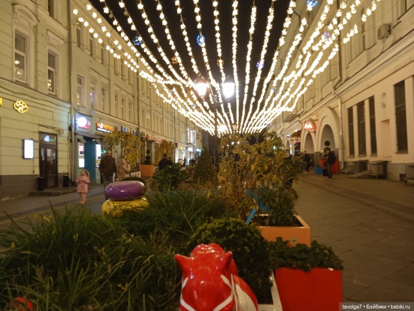 Девочка-Совя на улицах Москвы