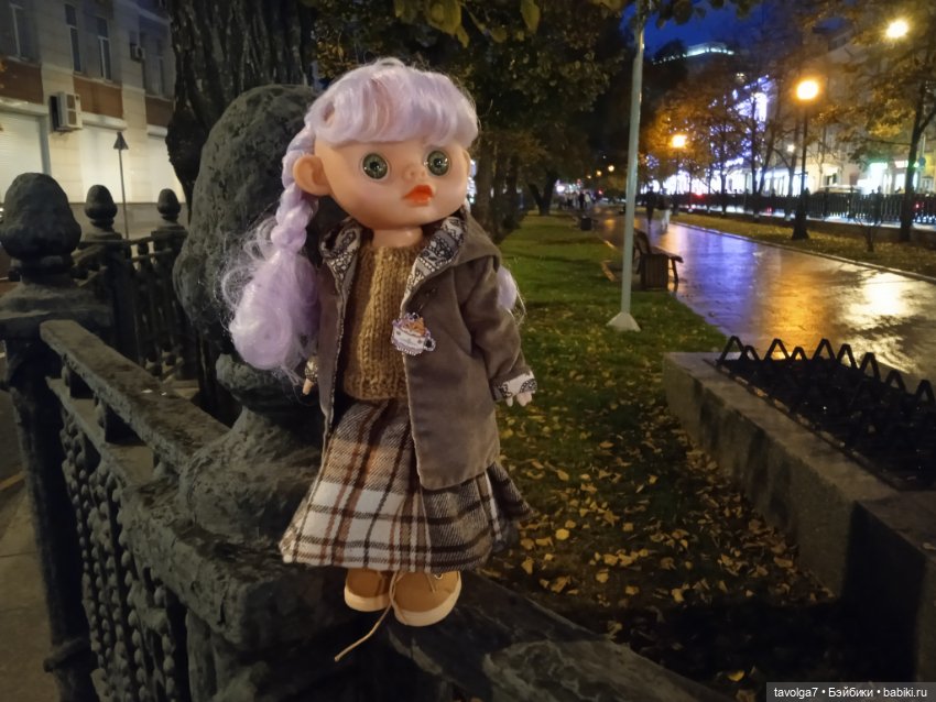 Девочка-Совя на улицах Москвы