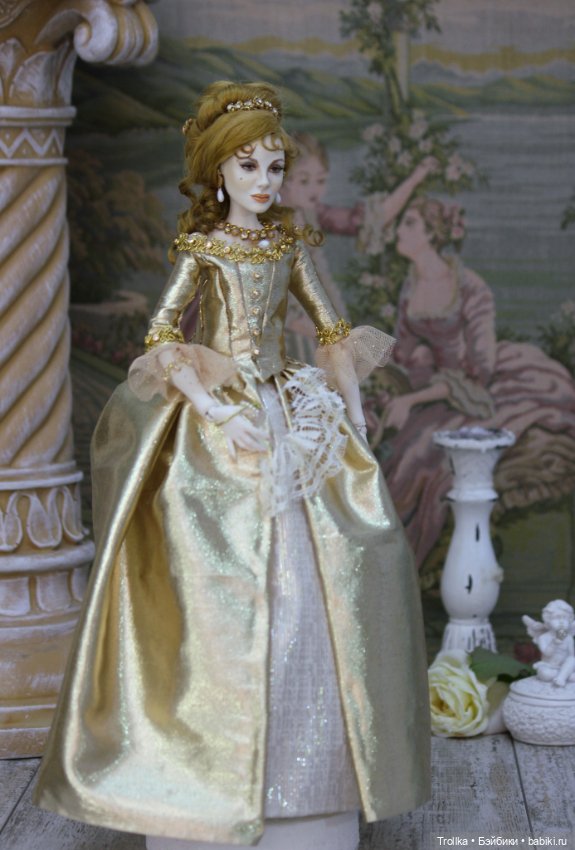 Анжелика в золотом платье (фото 4)